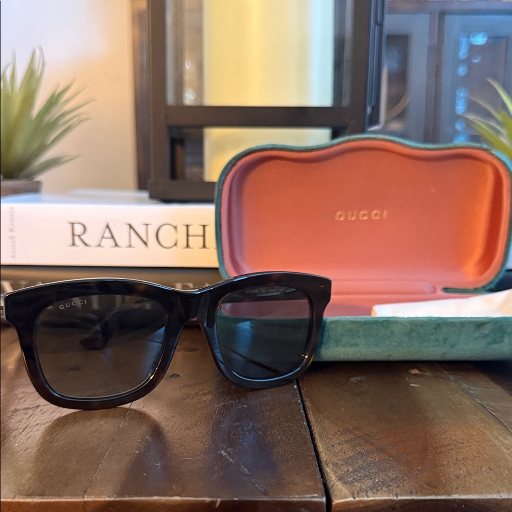 Gucci Black Sunglasses